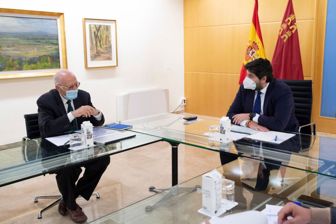 Momento de la reunión entre Estrella de Levante y el Gobierno de Murcia Momento de la reunión entre Estrella de Levante y el Gobierno de Murcia