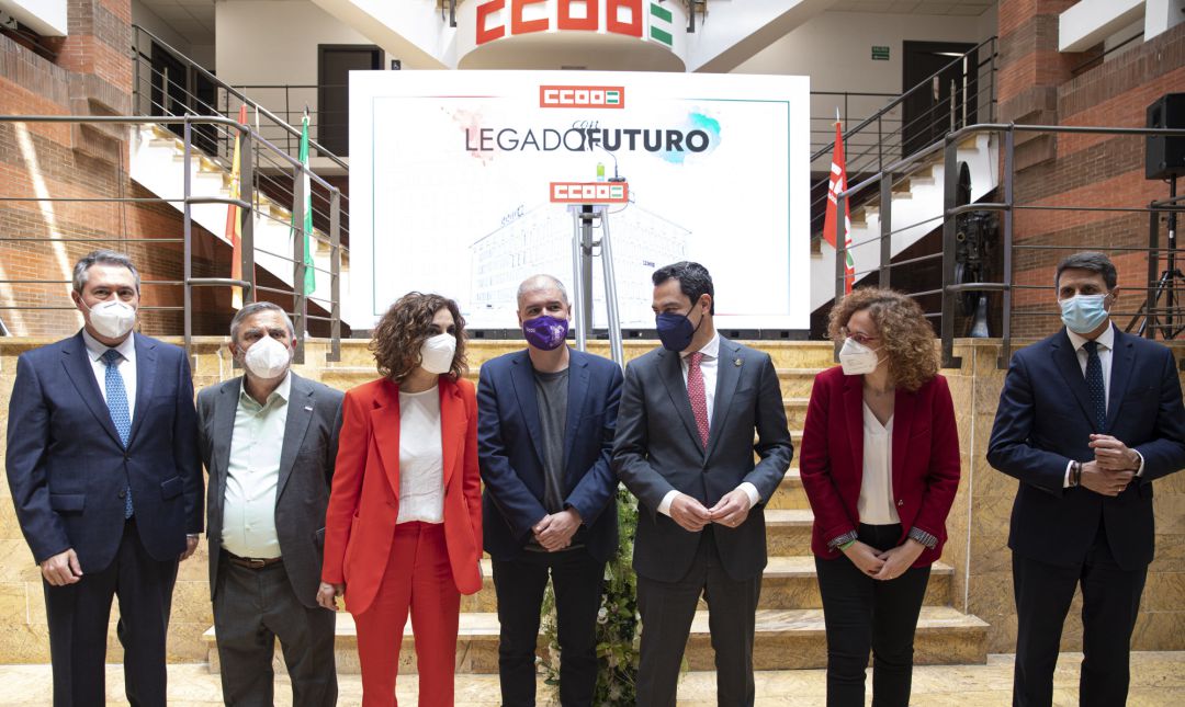 Foto de familia de autoridades al término de la inauguración de la nueva sede de Comisiones Obreras en Andalucía. Foto de familia de autoridades al término de la inauguración de la nueva sede de Comisiones Obreras en Andalucía.