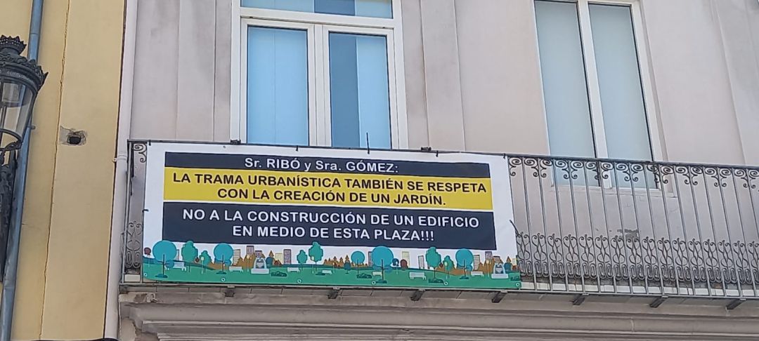 Protesta vecinal en la plaza músico López Chávarri de València Protesta vecinal en la plaza músico López Chávarri de València