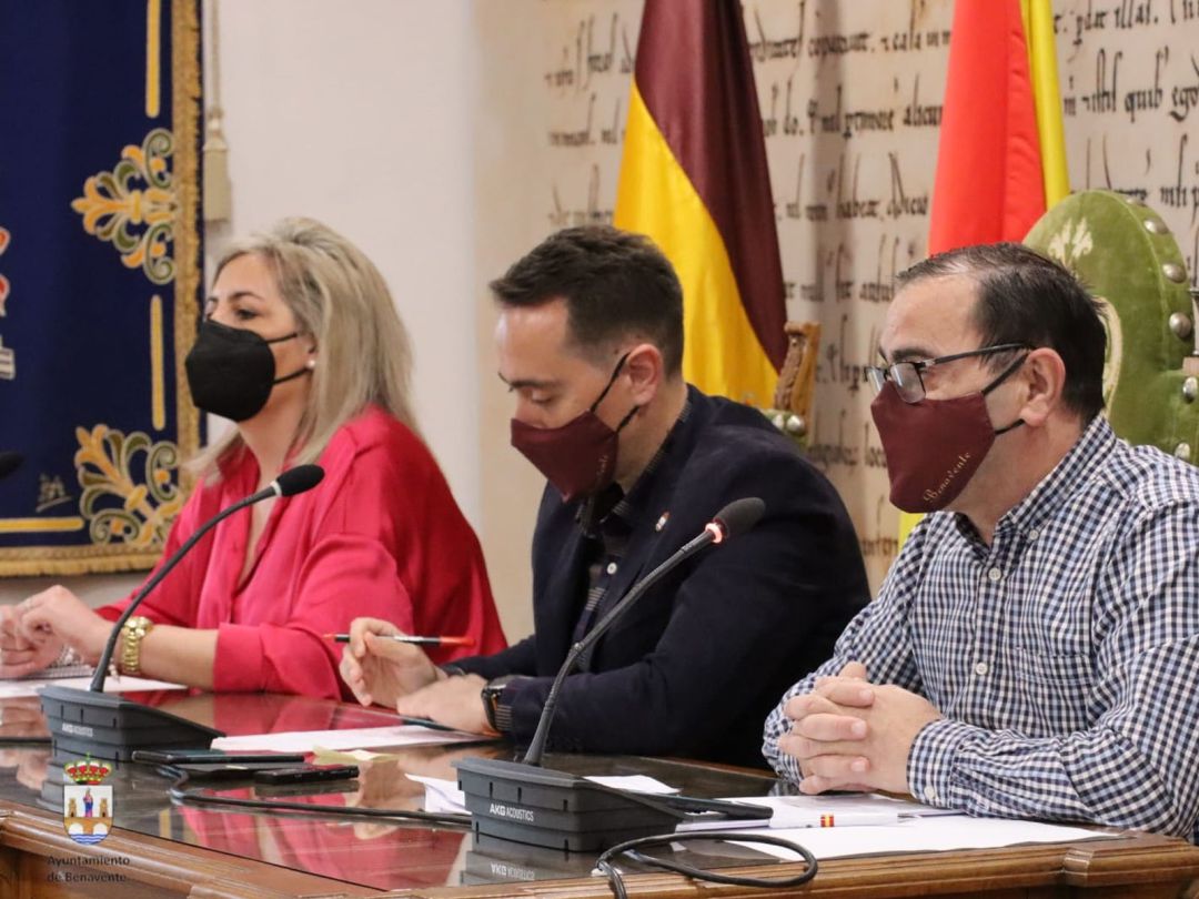 Patricia Martín, Luciano Huerga y Fernando Marcos en la rueda de prensa sobre el acto de La Veguilla Patricia Martín, Luciano Huerga y Fernando Marcos en la rueda de prensa sobre el acto de La Veguilla