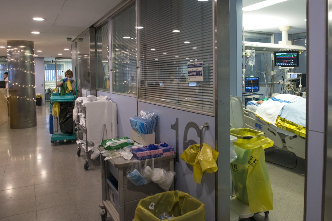 La Unidad de Cuidados Intensivos (UCI) para enfermos de coronavirus del Hospital Universitario Dr. Josep Trueta de Girona La Unidad de Cuidados Intensivos (UCI) para enfermos de coronavirus del Hospital Universitario Dr. Josep Trueta de Girona