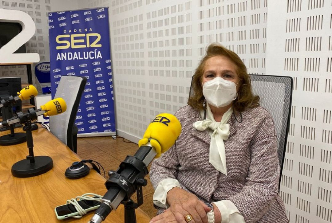 Concha Yoldi, presidenta de Persán, ante el micrófono del programa Hoy por Hoy Sevilla Concha Yoldi, presidenta de Persán, ante el micrófono del programa Hoy por Hoy Sevilla