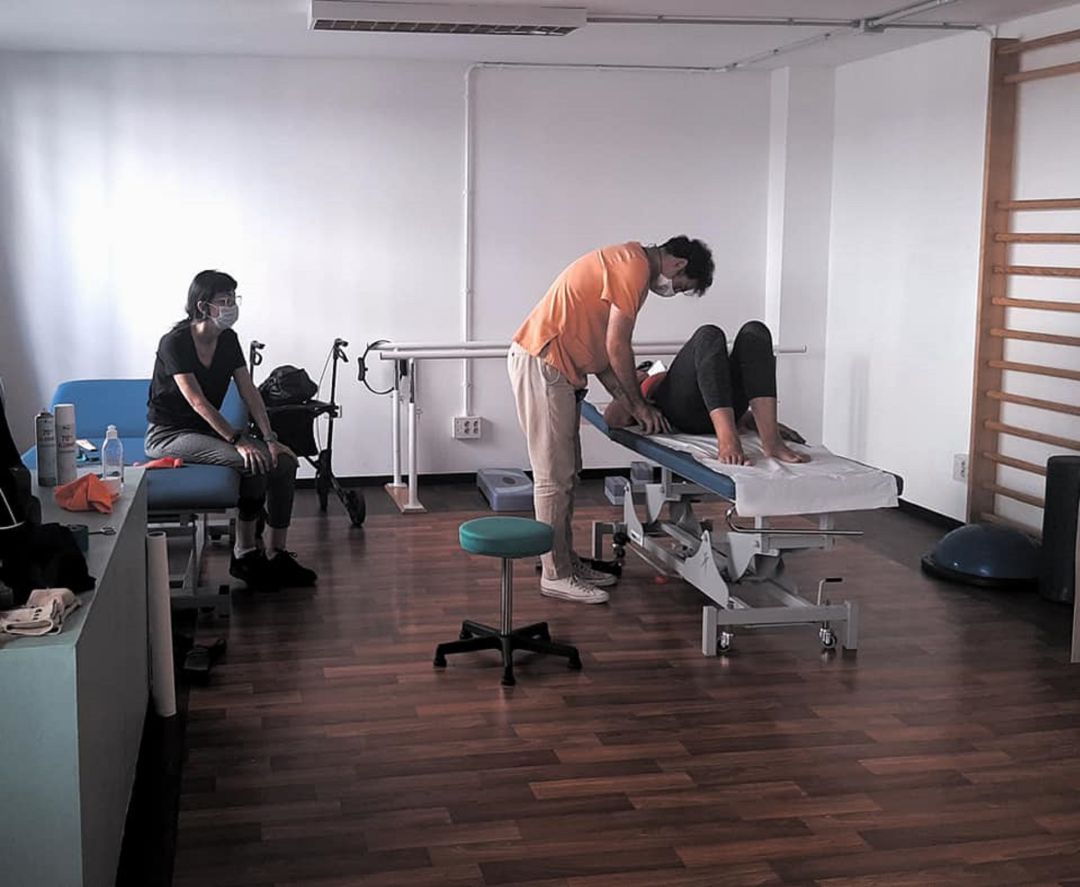 Además del Servicio de Rehabilitación, AlanEM ofrece talleres y actividades encaminadas a mejorar la calidad de vida de las personas con esclerosis múltiple en Lanzarote. Además del Servicio de Rehabilitación, AlanEM ofrece talleres y actividades encaminadas a mejorar la calidad de vida de las personas con esclerosis múltiple en Lanzarote.