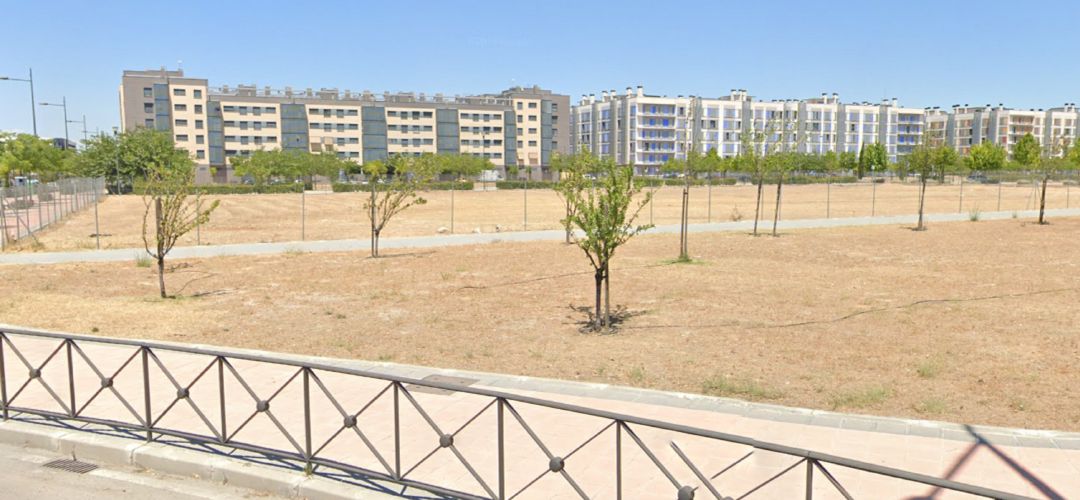 Parcela municipal en el barrio de Los Molinos que fue ofrecida hace dos años por el Ayuntamiento para levantar el futuro instituto Parcela municipal en el barrio de Los Molinos que fue ofrecida hace dos años por el Ayuntamiento para levantar el futuro instituto