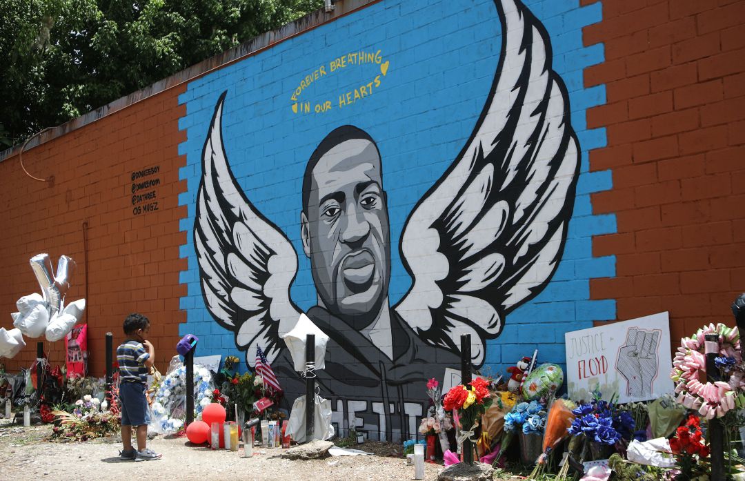 Mural tras la muerte de George Floyd. Mural tras la muerte de George Floyd.
