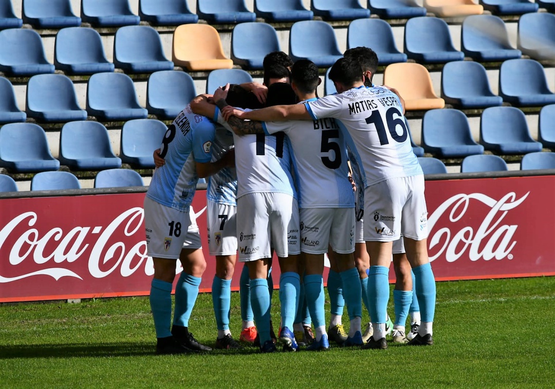 Los jugadores del Compos celebran el gol marcado por Miki Villar ante el Pontevedra en Pasarón Los jugadores del Compos celebran el gol marcado por Miki Villar ante el Pontevedra en Pasarón