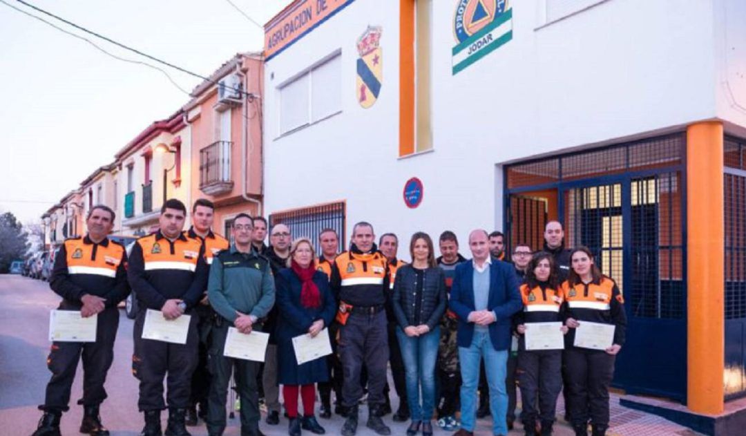 Grupo de voluntarios de Jódar, en la entrega de diplomas de una acción de formación Grupo de voluntarios de Jódar, en la entrega de diplomas de una acción de formación