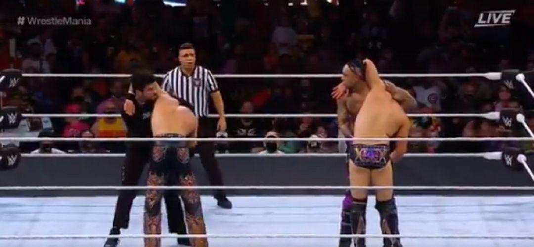 Enfrentamiento de Bad Bunny y Damian Priest con The Miz y Jhon Morrison en Wrestlemania 37. Enfrentamiento de Bad Bunny y Damian Priest con The Miz y Jhon Morrison en Wrestlemania 37.