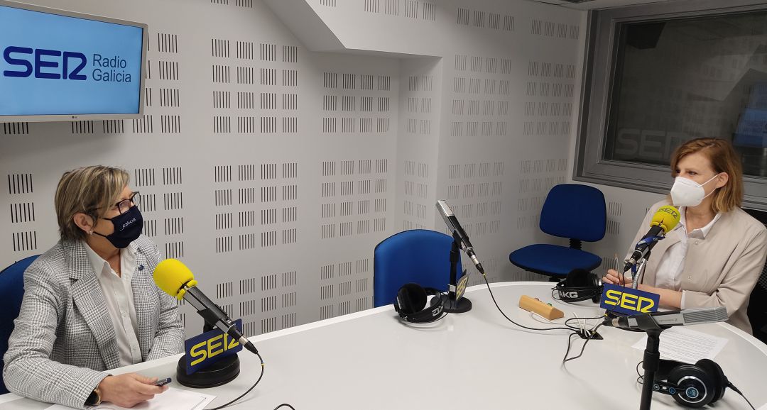 La conselleira do Mar, Rosa Quintana, en los estudios de Radio Galicia - Cadena SER. La conselleira do Mar, Rosa Quintana, en los estudios de Radio Galicia - Cadena SER.