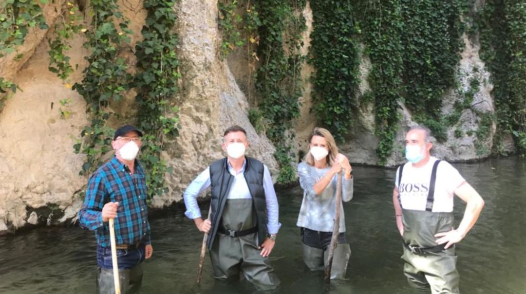 Técnicos del Ayuntamiento de Jaén y de la Confederación Hidrográfica del Guadalquivir visitan la zona de los Cañones. Técnicos del Ayuntamiento de Jaén y de la Confederación Hidrográfica del Guadalquivir visitan la zona de los Cañones.