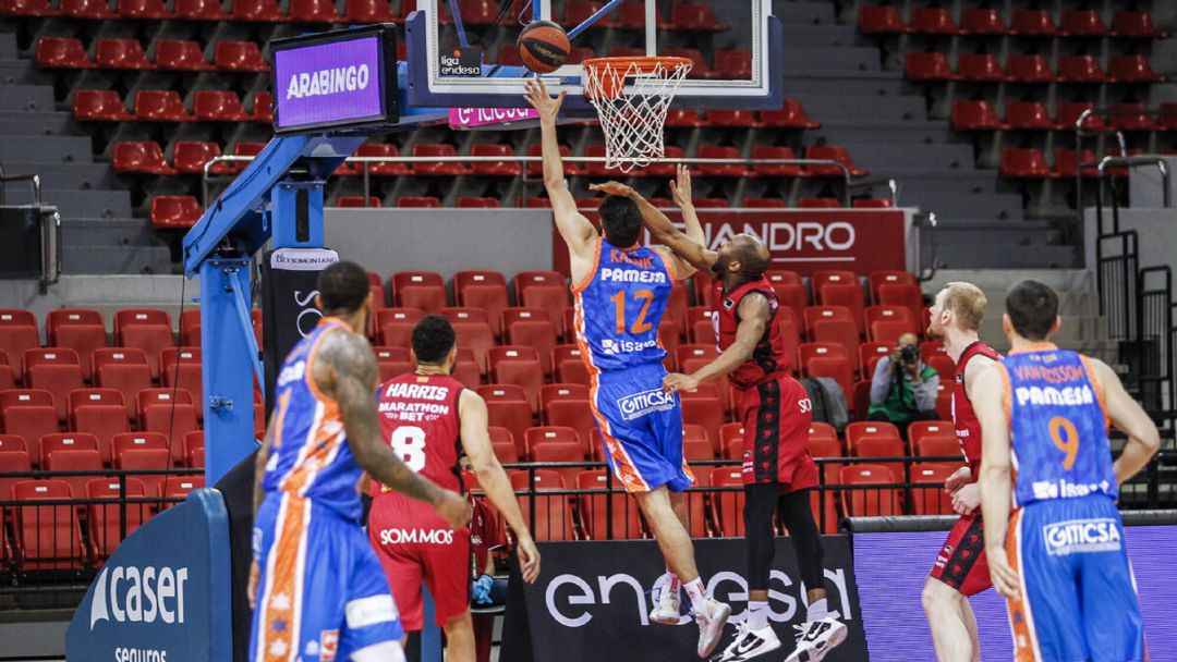 Imagen del partido entre Casademont Zaragoza y Valencia Basket Imagen del partido entre Casademont Zaragoza y Valencia Basket
