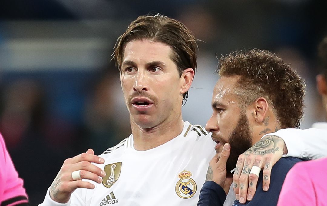 Neymar y Sergio Ramos charlan amistosamente tras un Real Madrid - PSG en noviembre de 2019 Neymar y Sergio Ramos charlan amistosamente tras un Real Madrid - PSG en noviembre de 2019