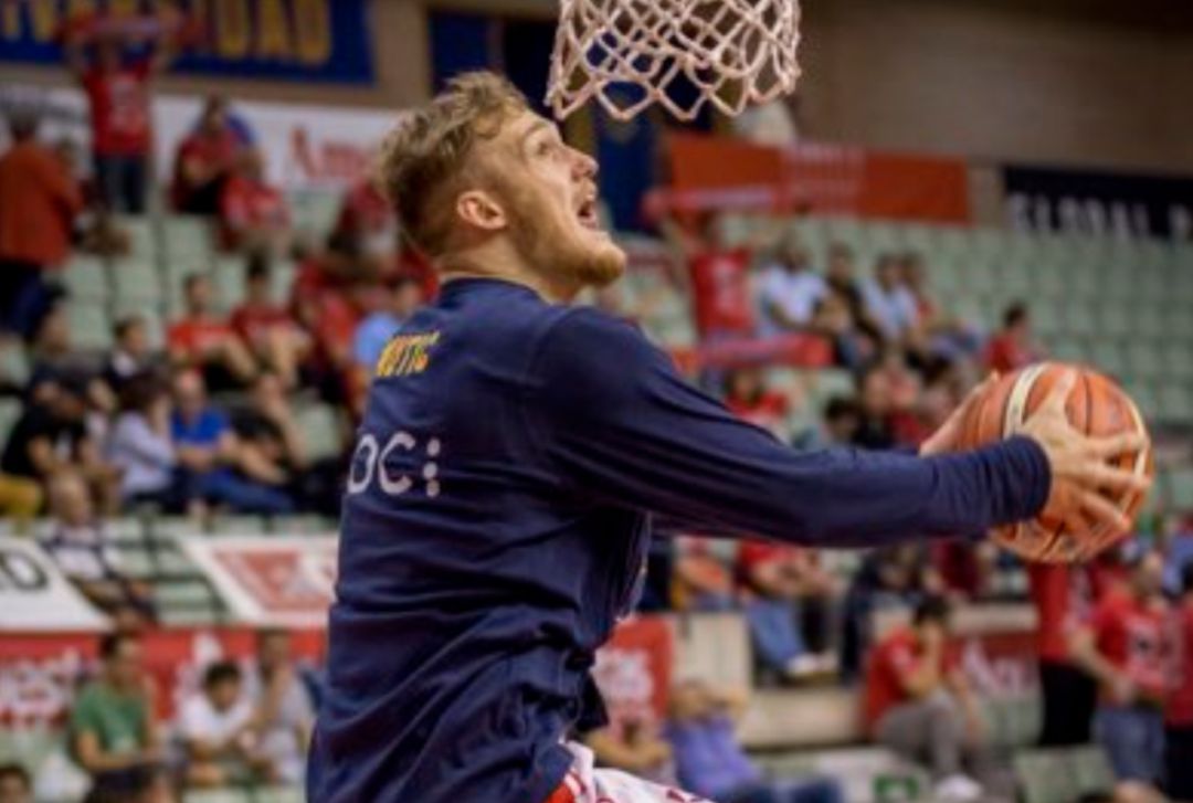 El alero bosnio Lazar Mutic será el sustituto de Romà Bas hasta el final de temporada El alero bosnio Lazar Mutic será el sustituto de Romà Bas hasta el final de temporada