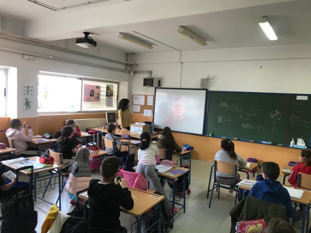 El alumnado del colegio de Ambroz (Vegas del Genial) participa en este proyecto intergeneracional El alumnado del colegio de Ambroz (Vegas del Genial) participa en este proyecto intergeneracional