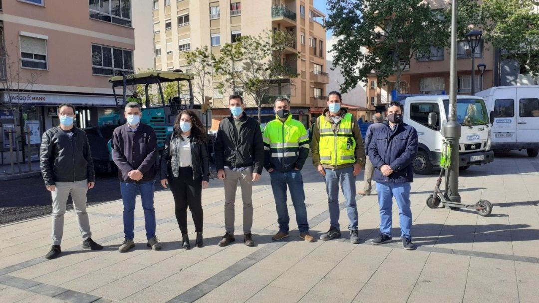 La regidora de Infraestructuras y Accesibilidad, Angélica Pastor; el regidor de Distrito Llevant, Daniel Oliveira; el coordinador De Infraestructuras, Luis Sureda y el director general de Comercio Frabrizio di Giacomo visitan obras plaza Pere Garau La regidora de Infraestructuras y Accesibilidad, Angélica Pastor; el regidor de Distrito Llevant, Daniel Oliveira; el coordinador De Infraestructuras, Luis Sureda y el director general de Comercio Frabrizio di Giacomo visitan obras plaza Pere Garau