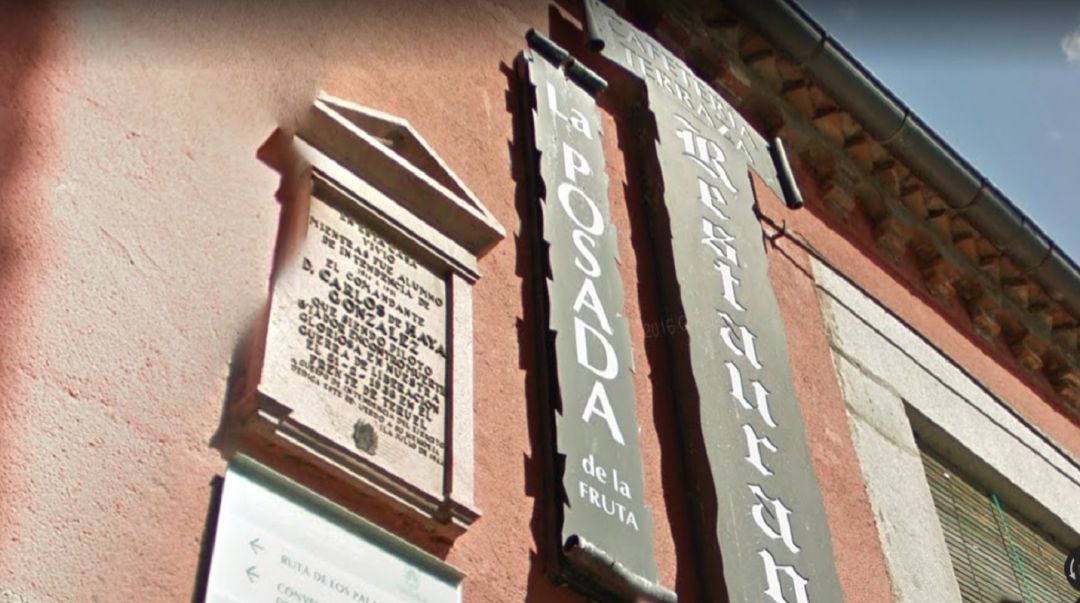 Placa en homenaje a Carlos de Haya González que ha sido retirada en cumplimiento de la Ley de Mermoria Histórica Placa en homenaje a Carlos de Haya González que ha sido retirada en cumplimiento de la Ley de Mermoria Histórica
