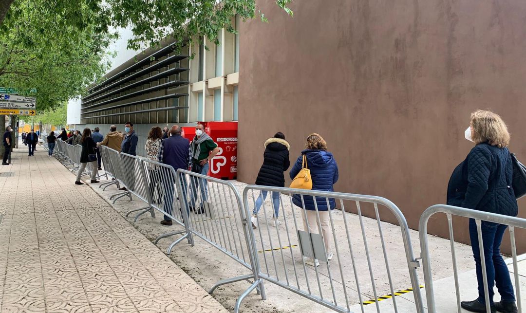 Comienza la vacunación masiva en el Palacio de Congresos de Cáceres con 150 personas como prueba piloto Comienza la vacunación masiva en el Palacio de Congresos de Cáceres con 150 personas como prueba piloto