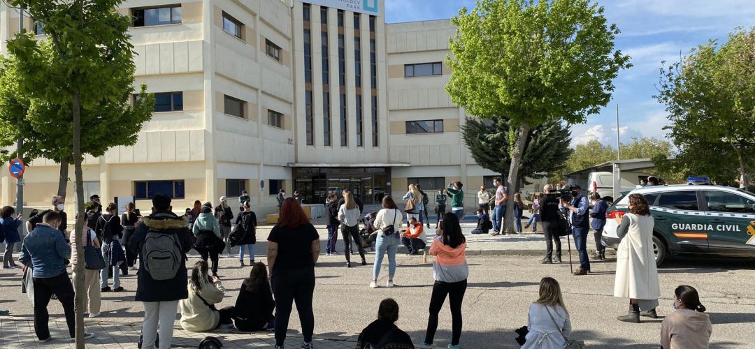 En las imágenes se ven las condiciones en las que viven los roedores, conejos, cerdos, monos y perros del centro y también las prácticas a las que son sometidos, en muchos casos sin anestesia y con evidentes muestras de sufrimiento En las imágenes se ven las condiciones en las que viven los roedores, conejos, cerdos, monos y perros del centro y también las prácticas a las que son sometidos, en muchos casos sin anestesia y con evidentes muestras de sufrimiento