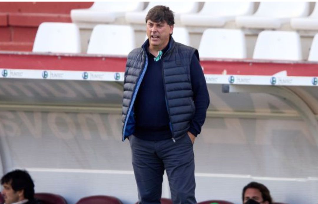 Alejandro Menéndez, durante un partido en el Carlos Belmonte Alejandro Menéndez, durante un partido en el Carlos Belmonte