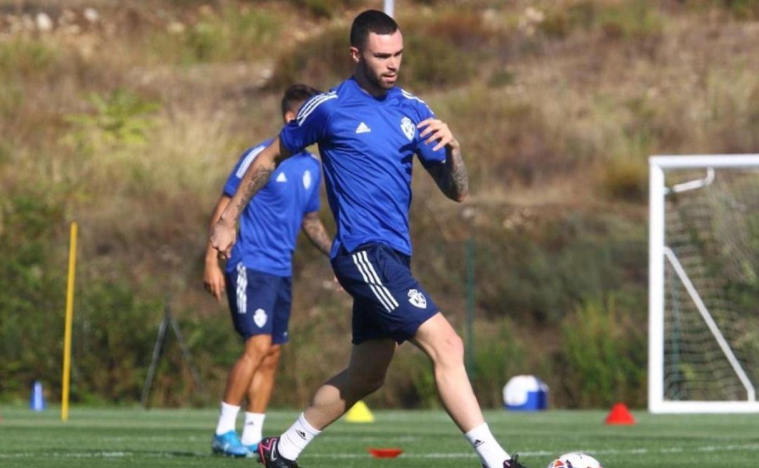 El defensa cedido por el Real Madrid finalmente tendrá que operarse del ligamento lateral interno de su rodilla derecha. El defensa cedido por el Real Madrid finalmente tendrá que operarse del ligamento lateral interno de su rodilla derecha.