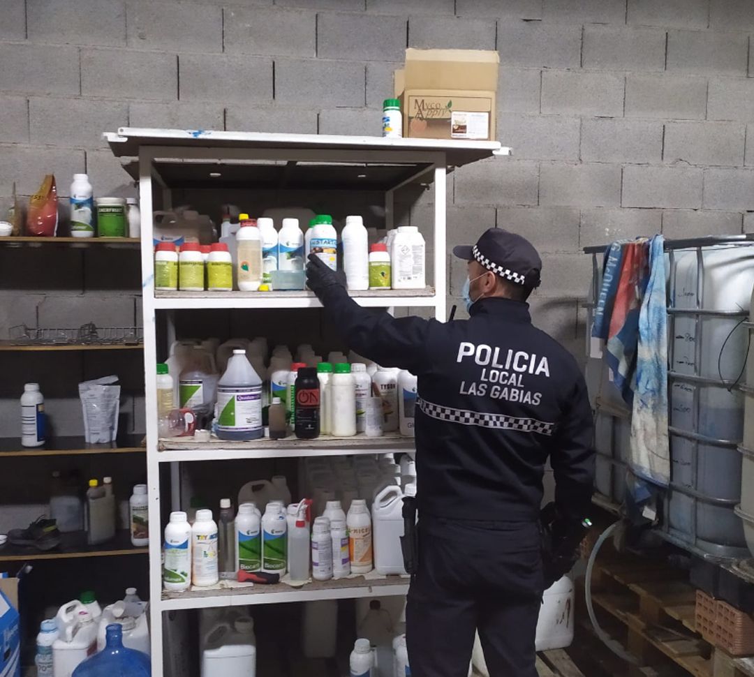La Policía Local localiza un laboratorio ilegal de productos químicos La Policía Local localiza un laboratorio ilegal de productos químicos
