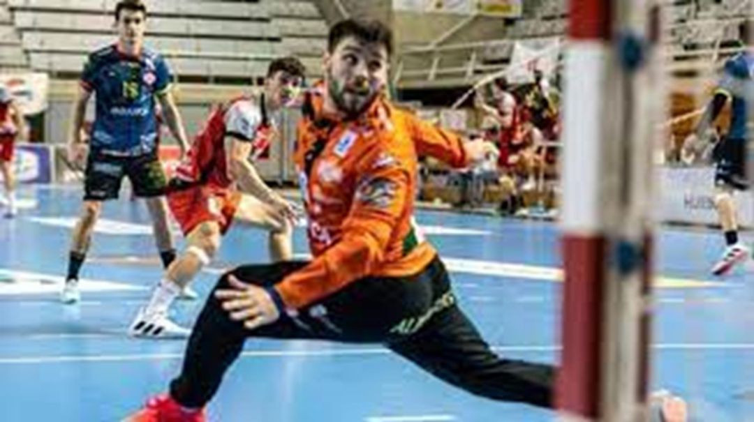 Dino Slavic no continuará en el ABANCA Ademar la próxima temporada Dino Slavic no continuará en el ABANCA Ademar la próxima temporada