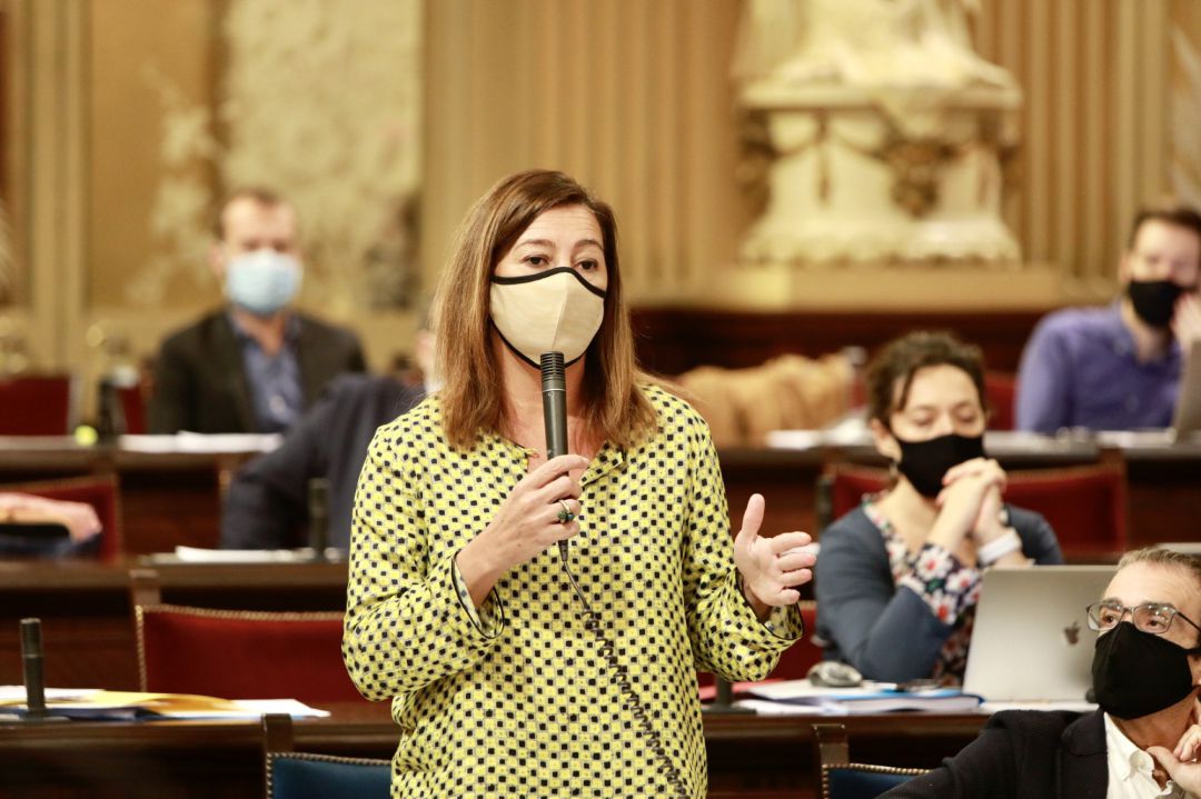 Archivo - La presidenta del Govern, Francina Armengol, en el Pleno del Parlament. Archivo - La presidenta del Govern, Francina Armengol, en el Pleno del Parlament.