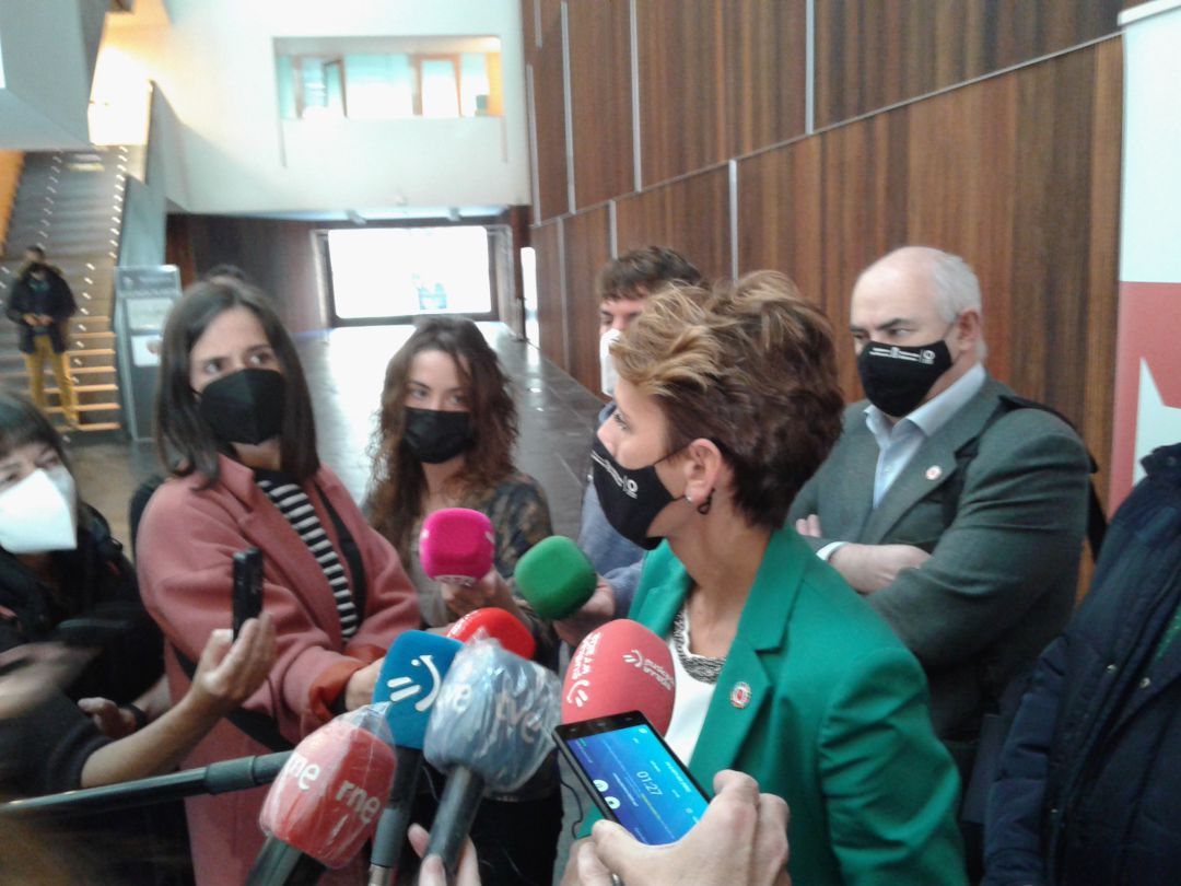 La presidenta del Gobierno de Navarra, María Chivite, atiende a los periodistas en Baluarte La presidenta del Gobierno de Navarra, María Chivite, atiende a los periodistas en Baluarte