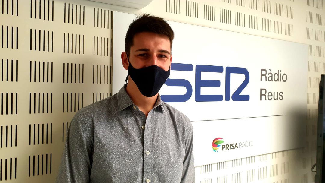 Roger Solà als estudis de Ràdio Reus Roger Solà als estudis de Ràdio Reus