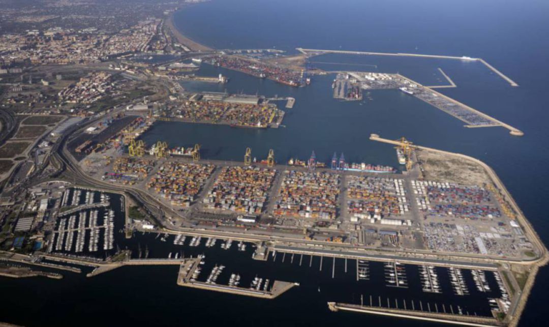 Vista aérea del puerto de València Vista aérea del puerto de València