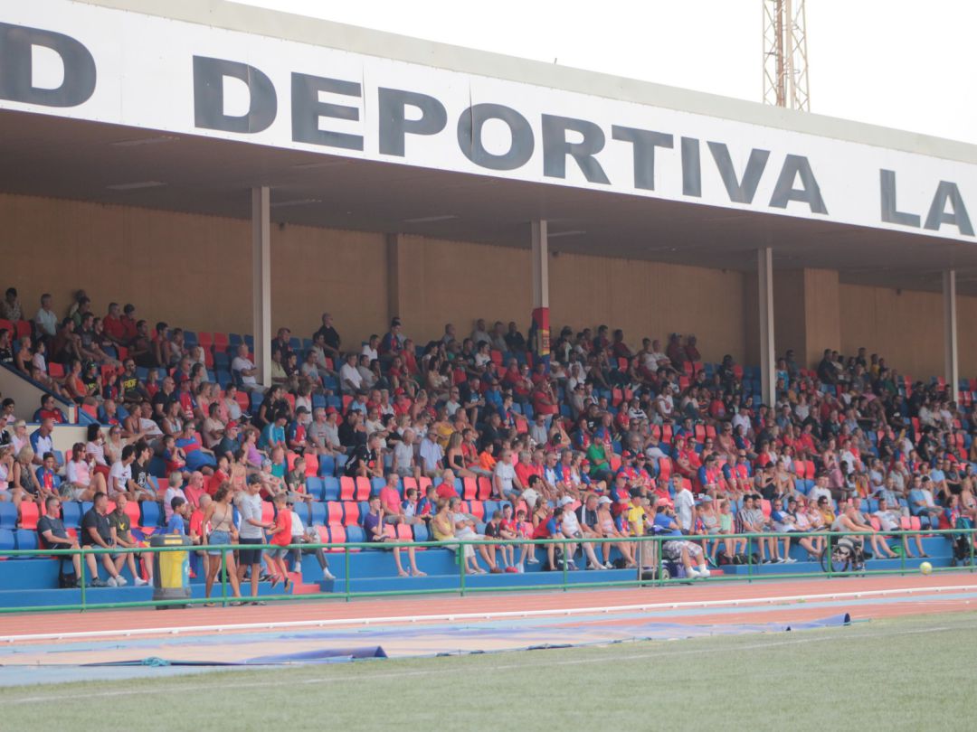 Imagen de archivo de un partido de la UD Lanzarote con público en la Ciudad Deportiva. Imagen de archivo de un partido de la UD Lanzarote con público en la Ciudad Deportiva.