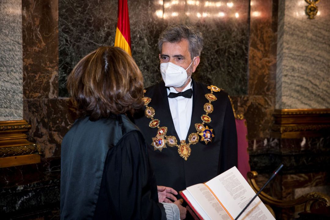 El presidente del TRibunal Supremo y del Consejo General del Poder Judicial, Carlos Lesmes (d), y la fiscal general del Estado, Dolores Delgado (i) asisten a la toma de posesión de Eduardo Esteban Rincón como fiscal de Sala del Supremo El presidente del TRibunal Supremo y del Consejo General del Poder Judicial, Carlos Lesmes (d), y la fiscal general del Estado, Dolores Delgado (i) asisten a la toma de posesión de Eduardo Esteban Rincón como fiscal de Sala del Supremo