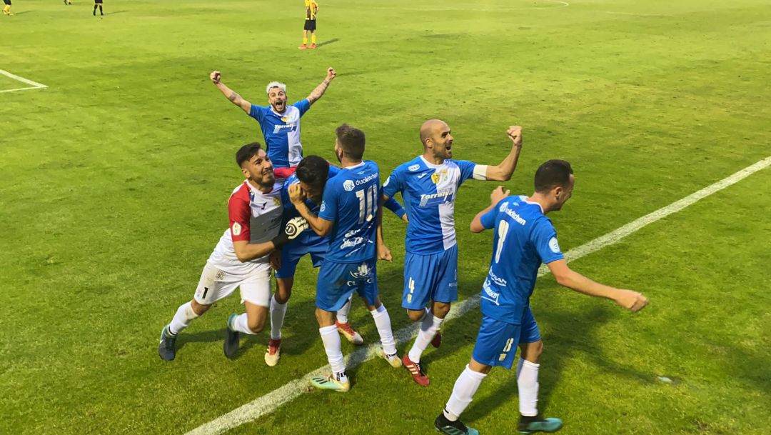 Los jugadores del Xerez CD celebrando el gol en Lepe Los jugadores del Xerez CD celebrando el gol en Lepe