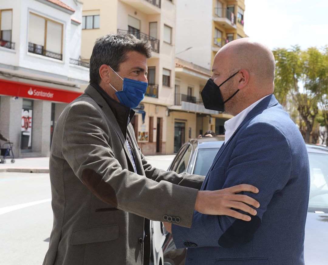 Carlos Mazón, Presidente de la Diputación de Alicante, y Raúl Llobell, alcalde de Teulada. Carlos Mazón, Presidente de la Diputación de Alicante, y Raúl Llobell, alcalde de Teulada.