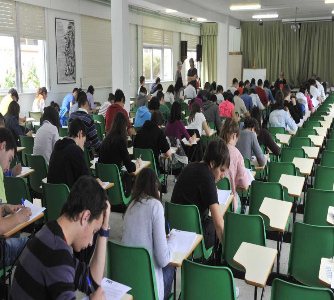 La comunidad educativa afirma que el adelanto de exámenes perjudica a los alumnos La comunidad educativa afirma que el adelanto de exámenes perjudica a los alumnos