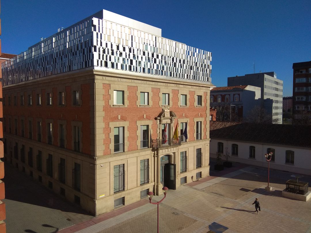 La Audiencia celebra el juicio contra un hombre acusado de agresión sexual y maltrato psicológico contra su esposa La Audiencia celebra el juicio contra un hombre acusado de agresión sexual y maltrato psicológico contra su esposa