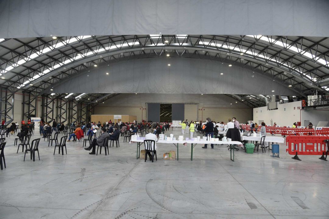 Vista general del Instituto Ferial de Vigo (Ifevi) a 13 de marzo de 2021 en una jornada de vacunación frente a la Covid-19. Vista general del Instituto Ferial de Vigo (Ifevi) a 13 de marzo de 2021 en una jornada de vacunación frente a la Covid-19.