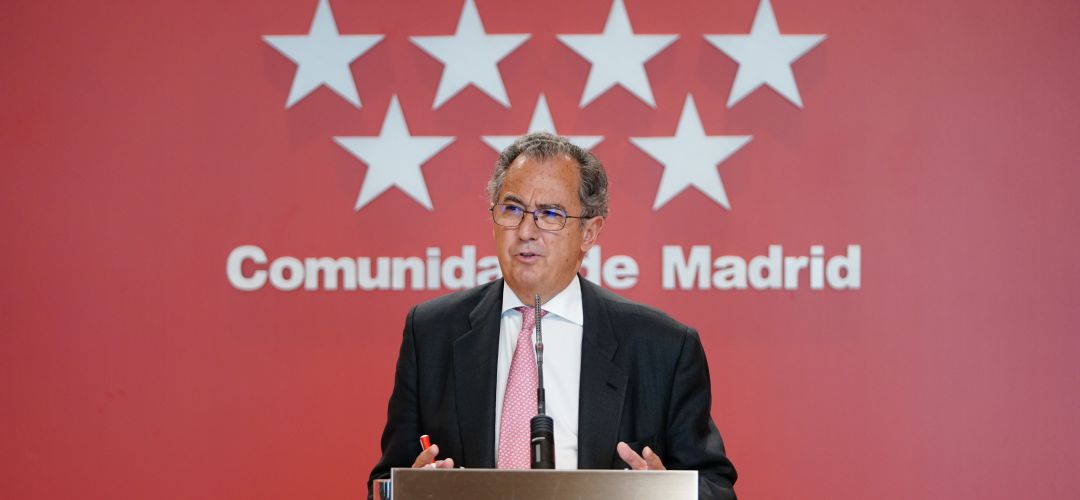 El consejero de Educación, Enrique Ossorio, ha anunciado que el instituto de Parla se construirá en dos fases El consejero de Educación, Enrique Ossorio, ha anunciado que el instituto de Parla se construirá en dos fases