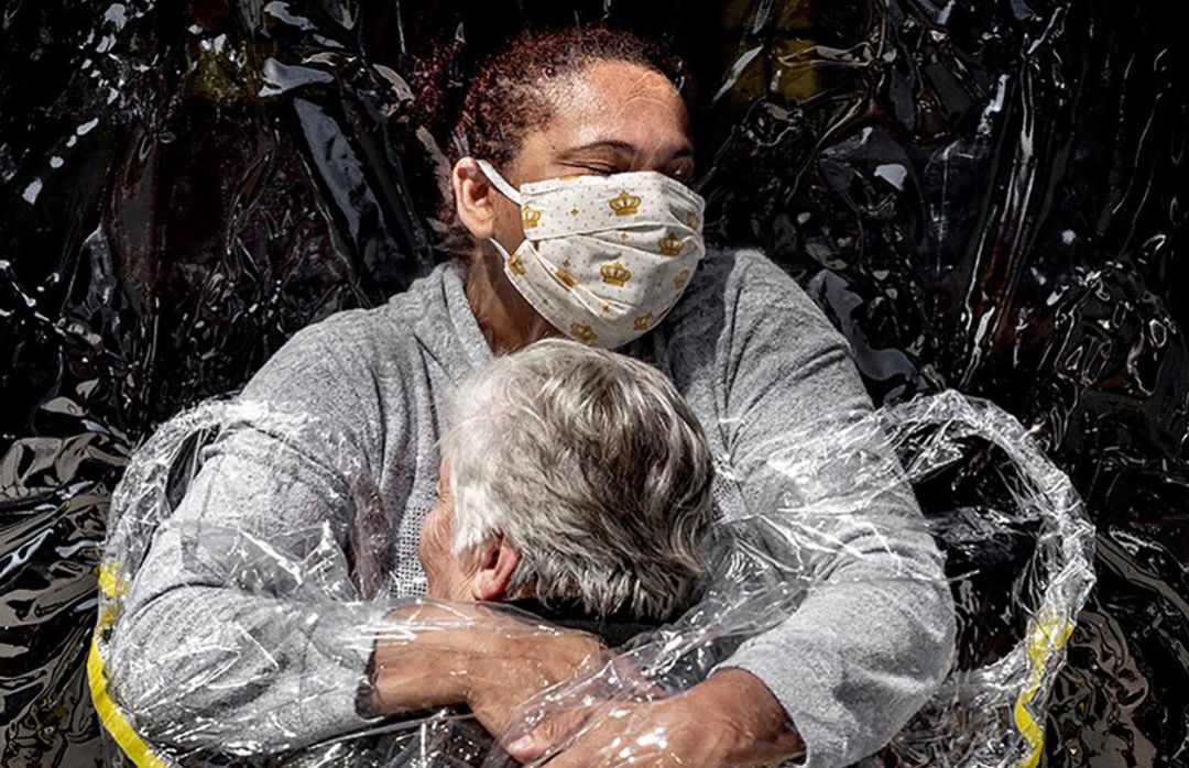 'El primer abrazo', fotografía ganadora del World Press Photo 2021 'El primer abrazo', fotografía ganadora del World Press Photo 2021