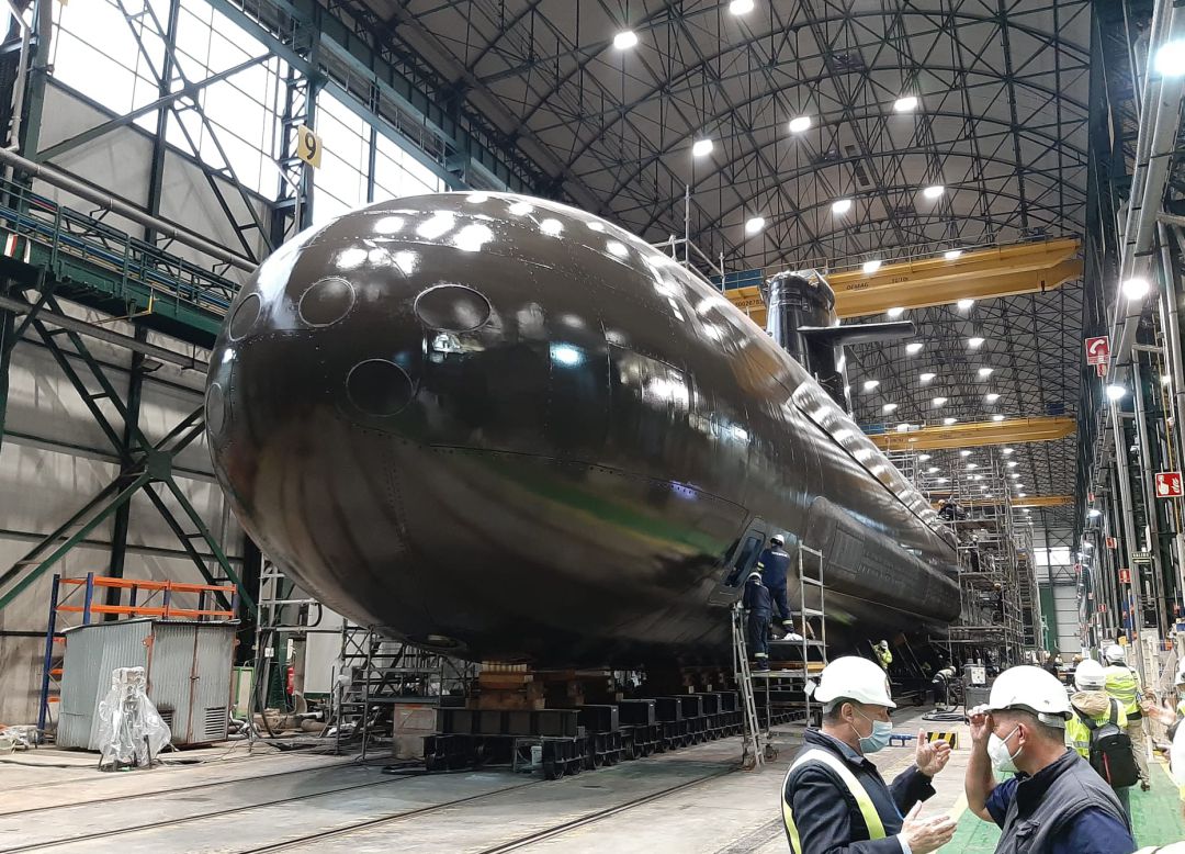 El submarino S-81 Isaac Peral, ultimando su puesta a punto en una de las naves de Navantia El submarino S-81 Isaac Peral, ultimando su puesta a punto en una de las naves de Navantia