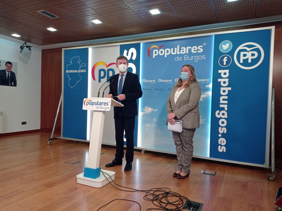Los senadores del PP Cristina Ayala y Javier Lacalle anuncian una enmienda a la Ley de Transición Energética para favorecer al entorno de Garoña Los senadores del PP Cristina Ayala y Javier Lacalle anuncian una enmienda a la Ley de Transición Energética para favorecer al entorno de Garoña
