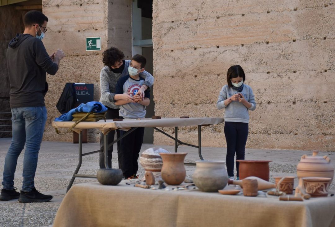 Talleres en el MAHE Talleres en el MAHE