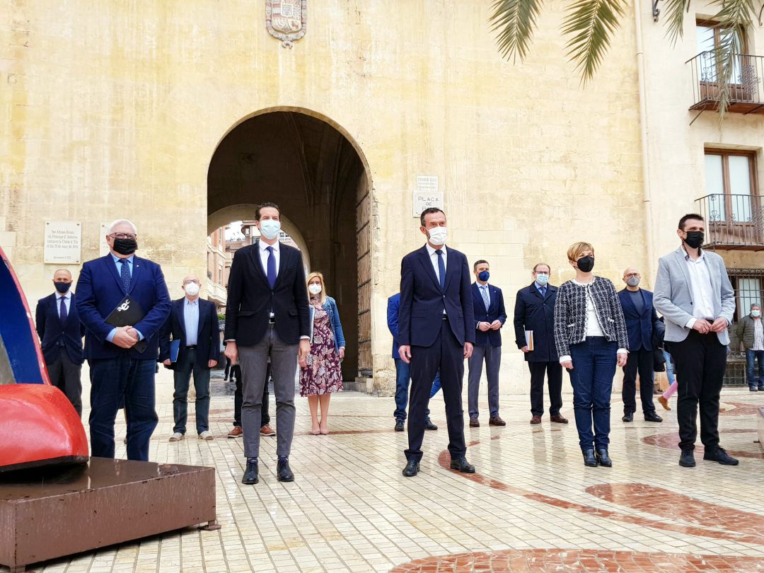 Cumbre de alcaldes en el Ayuntamiento de Elche, sobre la situación del calzado Cumbre de alcaldes en el Ayuntamiento de Elche, sobre la situación del calzado