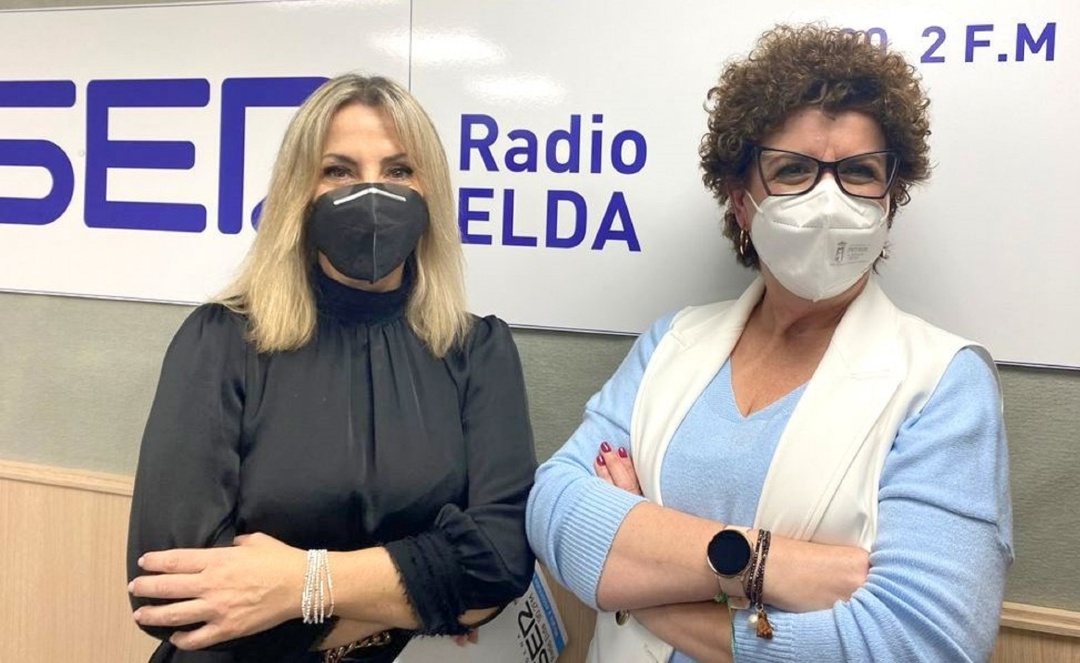 Maribel Requena, gerente de Servinalopó (dcha. imagen), junto a Rosa Vidal, responsable de comunicación de la empresa, en el estudio de Radio Elda SER Maribel Requena, gerente de Servinalopó (dcha. imagen), junto a Rosa Vidal, responsable de comunicación de la empresa, en el estudio de Radio Elda SER