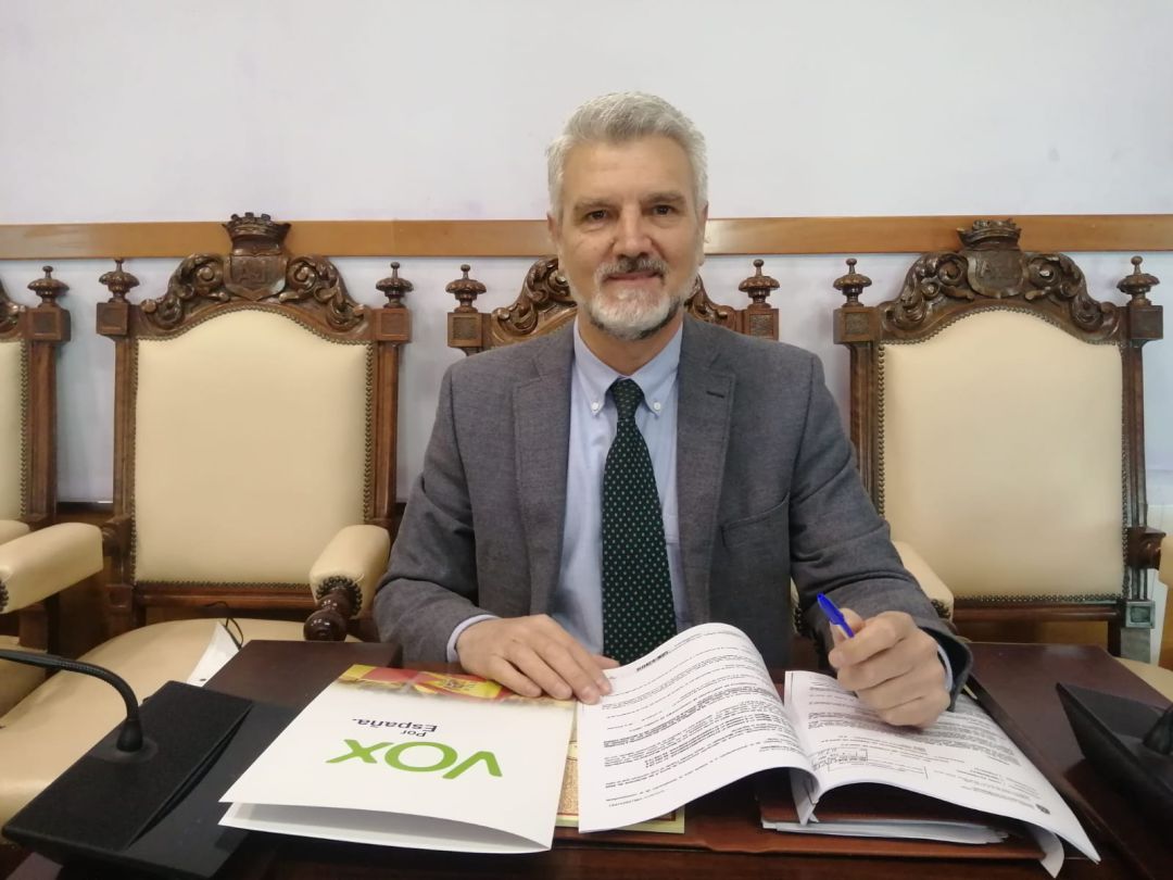 Manuel Ureña, que actuaba de viceportavoz de la formación de VOX en el Ayuntamiento de Jaén, se hace con la portavocía tras la polémica salida de Salud Anguita Manuel Ureña, que actuaba de viceportavoz de la formación de VOX en el Ayuntamiento de Jaén, se hace con la portavocía tras la polémica salida de Salud Anguita