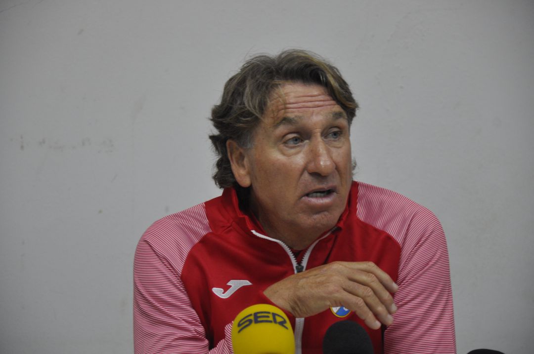 Esteban Vigo en rueda de prensa Esteban Vigo en rueda de prensa