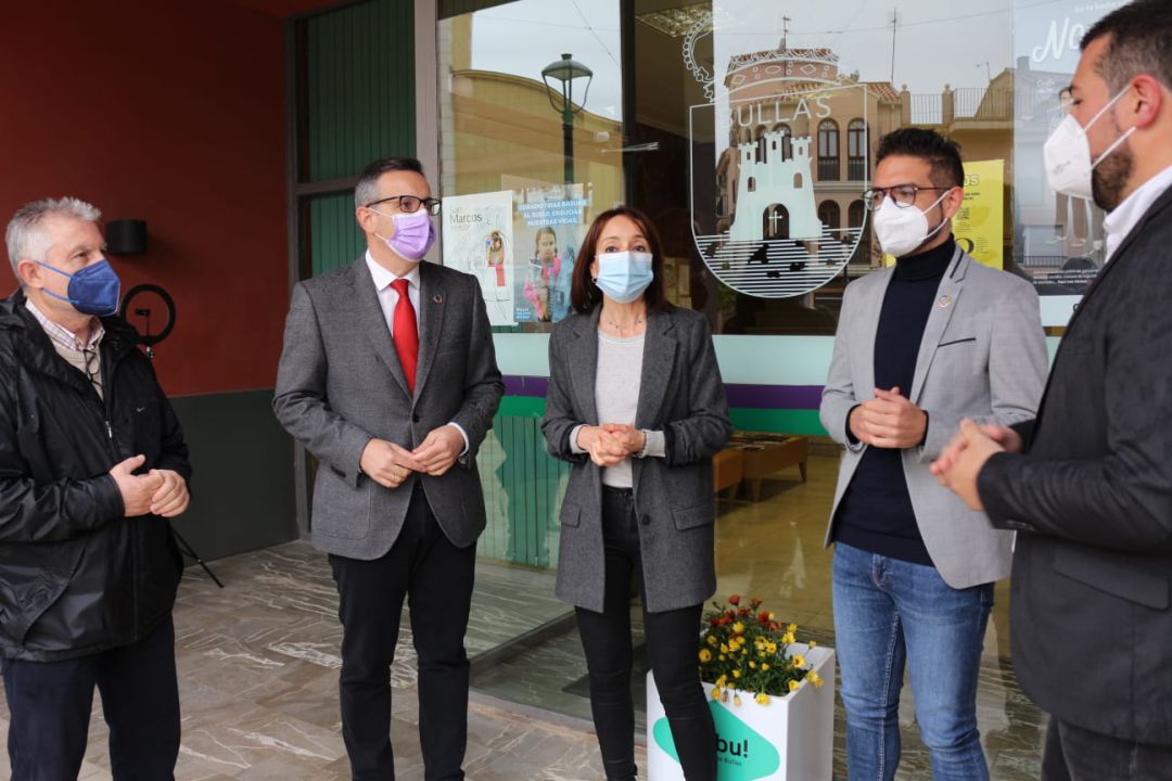 Conesa junto a la alcaldesa de Bullas Conesa junto a la alcaldesa de Bullas