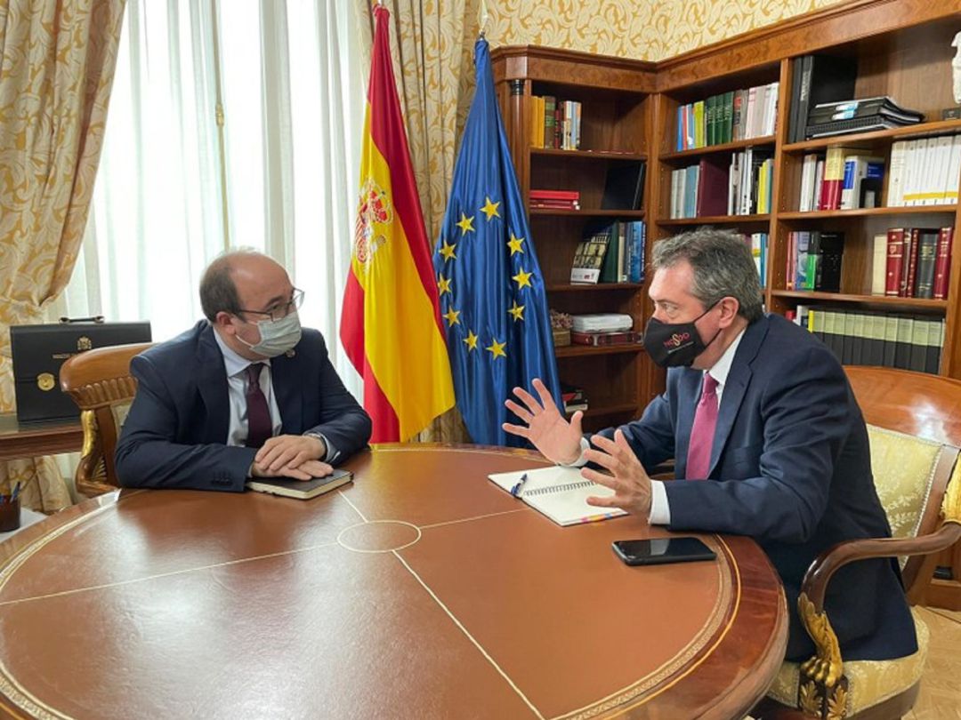 Reunión entre el ministro Iceta y el alcalde Juan Espadas Reunión entre el ministro Iceta y el alcalde Juan Espadas