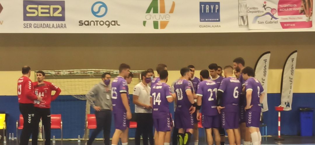 BM Guadalajara 28-31 Atlético Valladolid BM Guadalajara 28-31 Atlético Valladolid