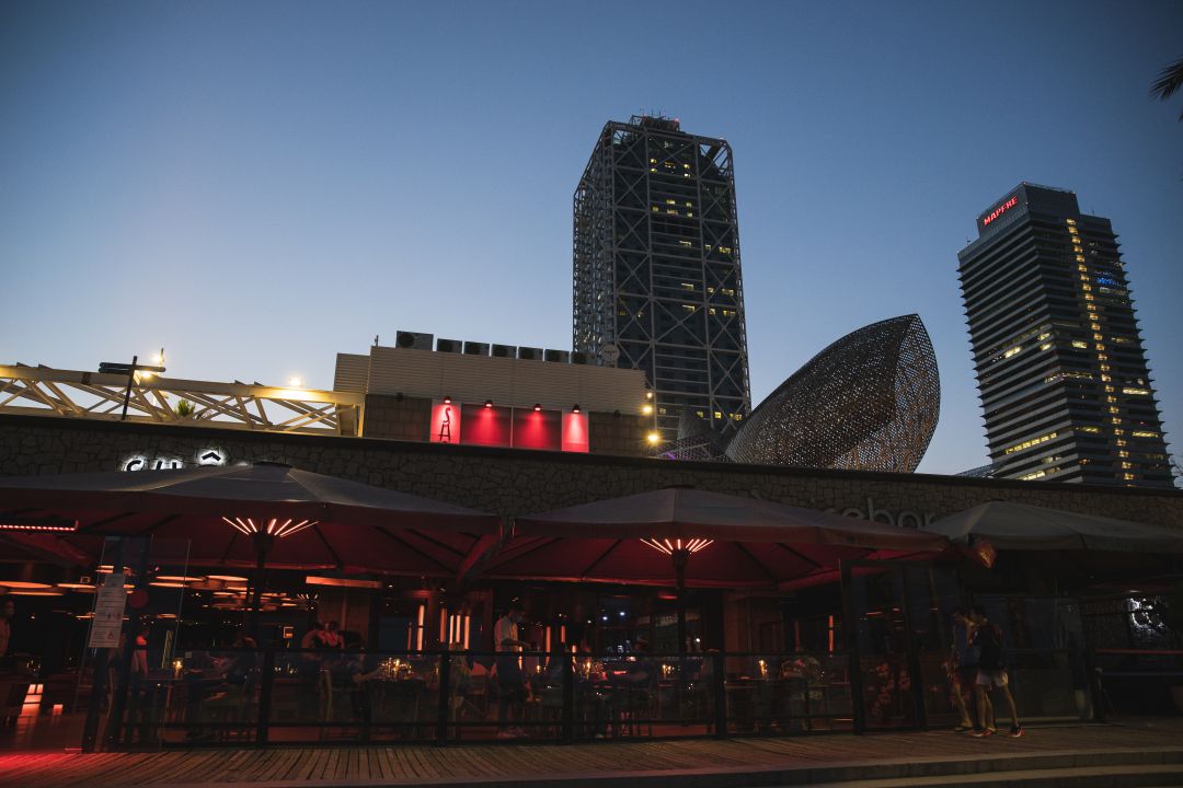 Terrassa d'una discoteca al Port Olímpic de Barcelona Terrassa d'una discoteca al Port Olímpic de Barcelona
